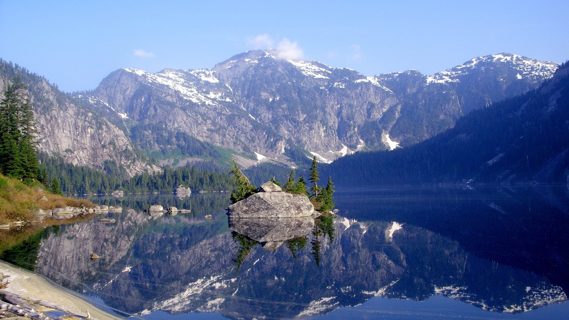 Réflexion dans le fond d'un paysage naturel de l'eau #6 - 1920x1080