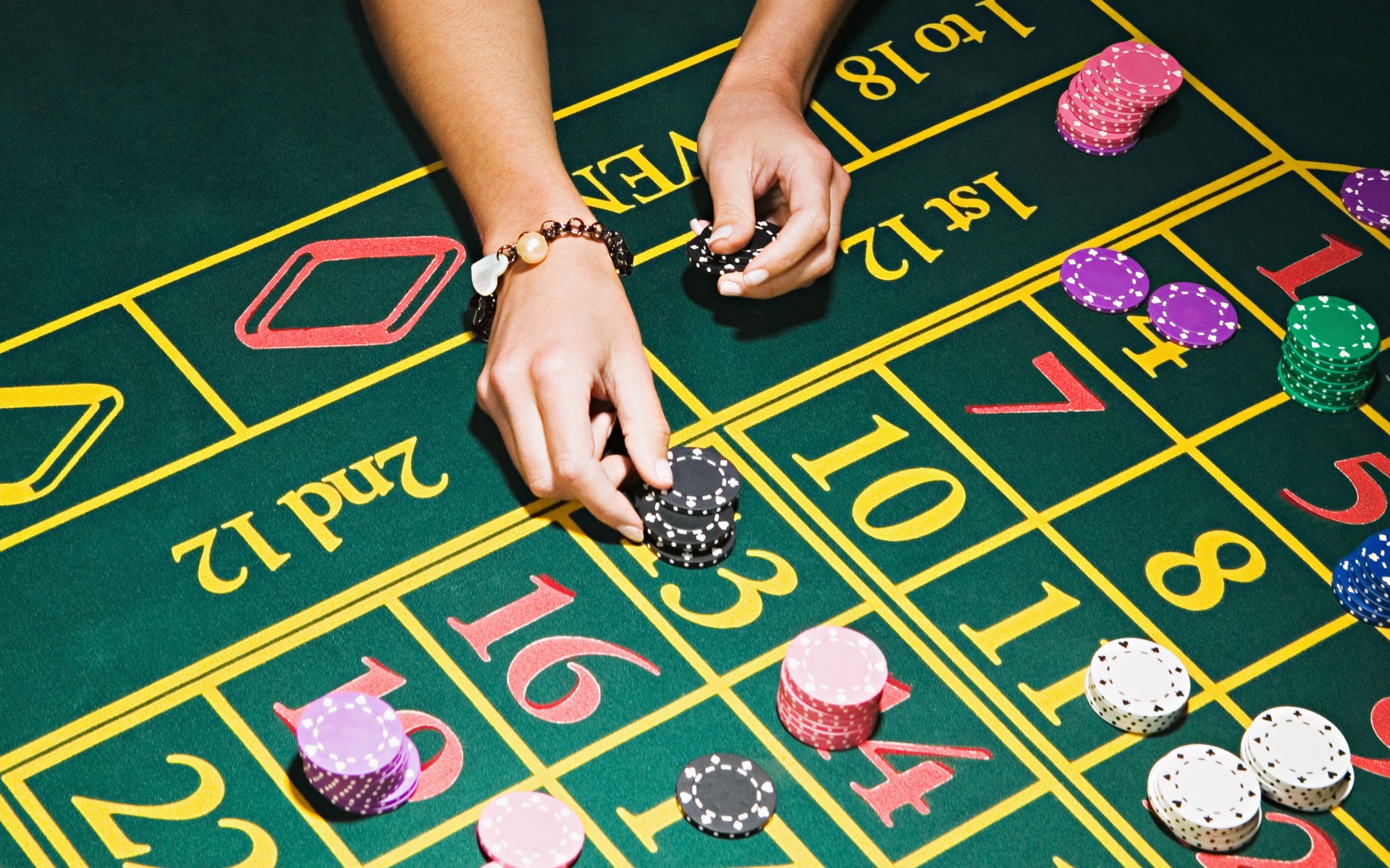 как обыграть онлайн казино в покер