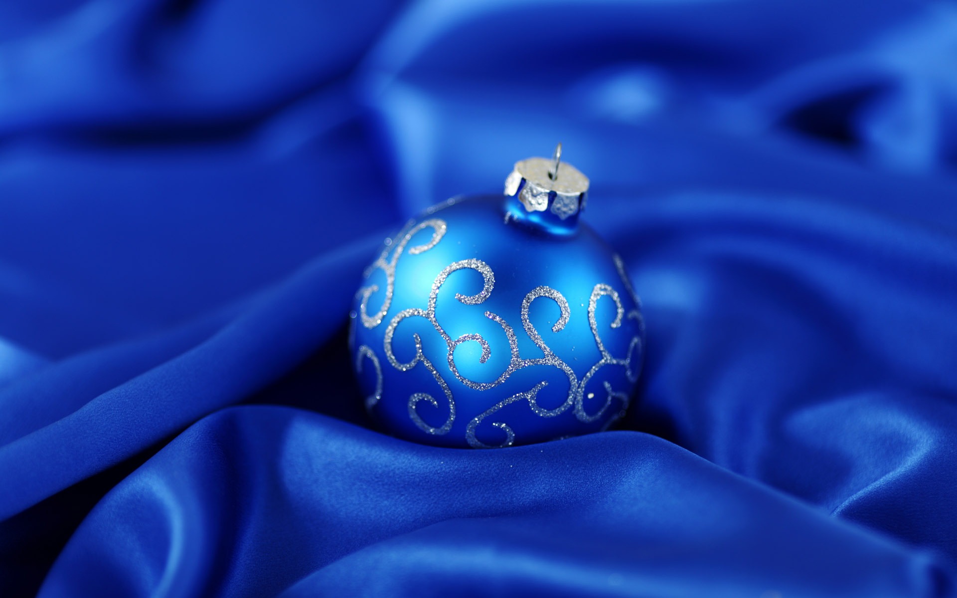 Christmas balls wallpaper (2) #14 - 1920x1200