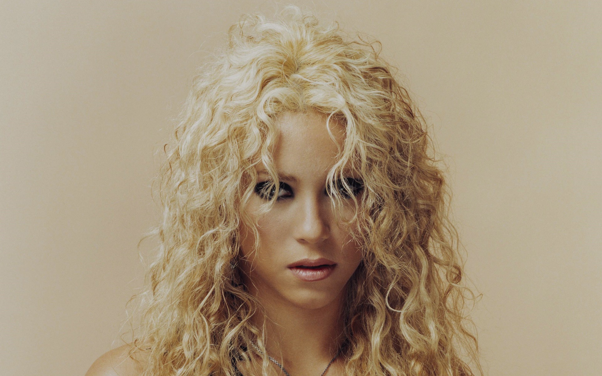 Shakira HD tapety na plochu #13 - 1920x1200