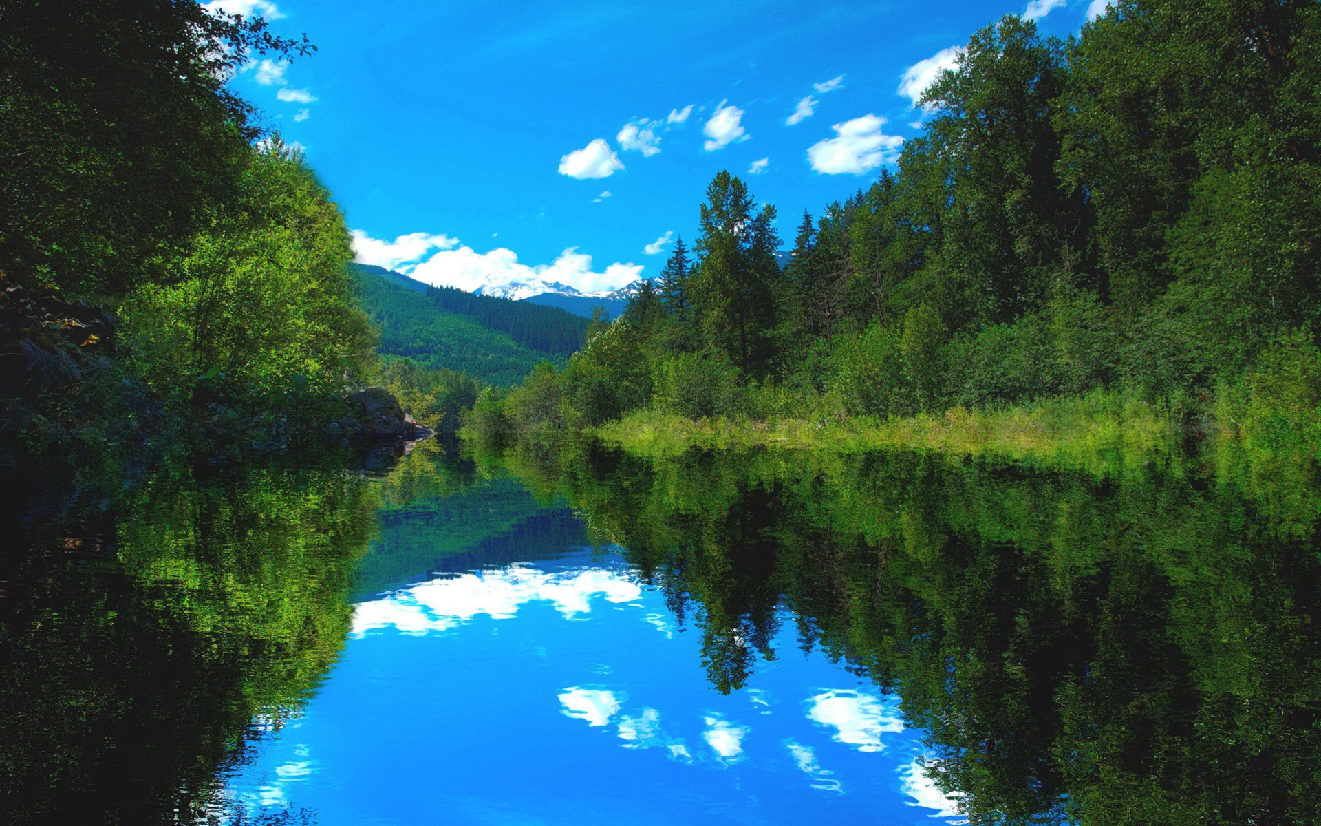 Réflexion dans le fond d'un paysage naturel de l'eau #4 - 1920x1200