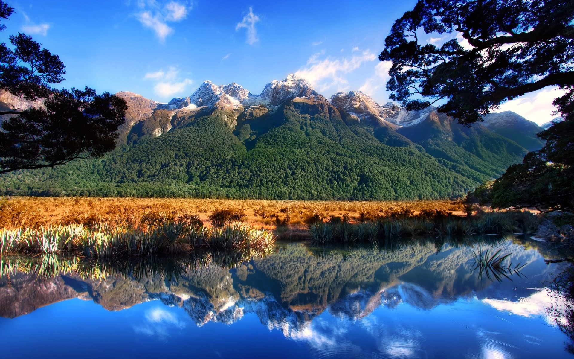 Nubes Montañas de agua naturales de belleza fondos de pantalla paisaje HD #17 - 1920x1200