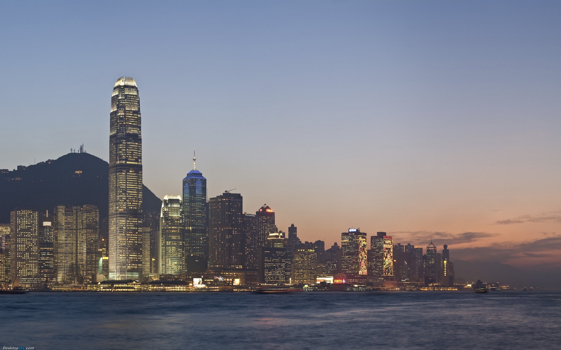 五光十色的香港夜景高清图片下载-正版图片500721866-摄图网
