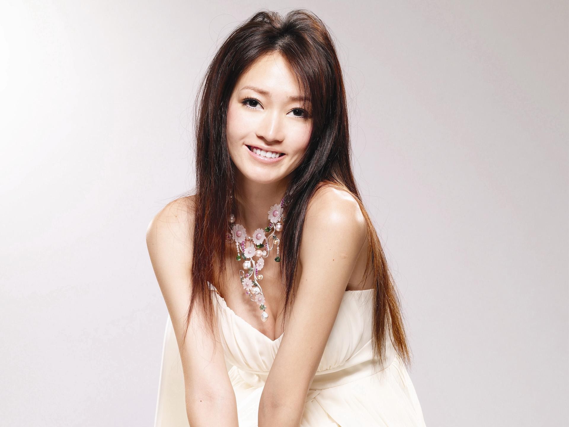 Taiwan Beauty Huay-Ben Pan wallpaper #1 - 1920x1440