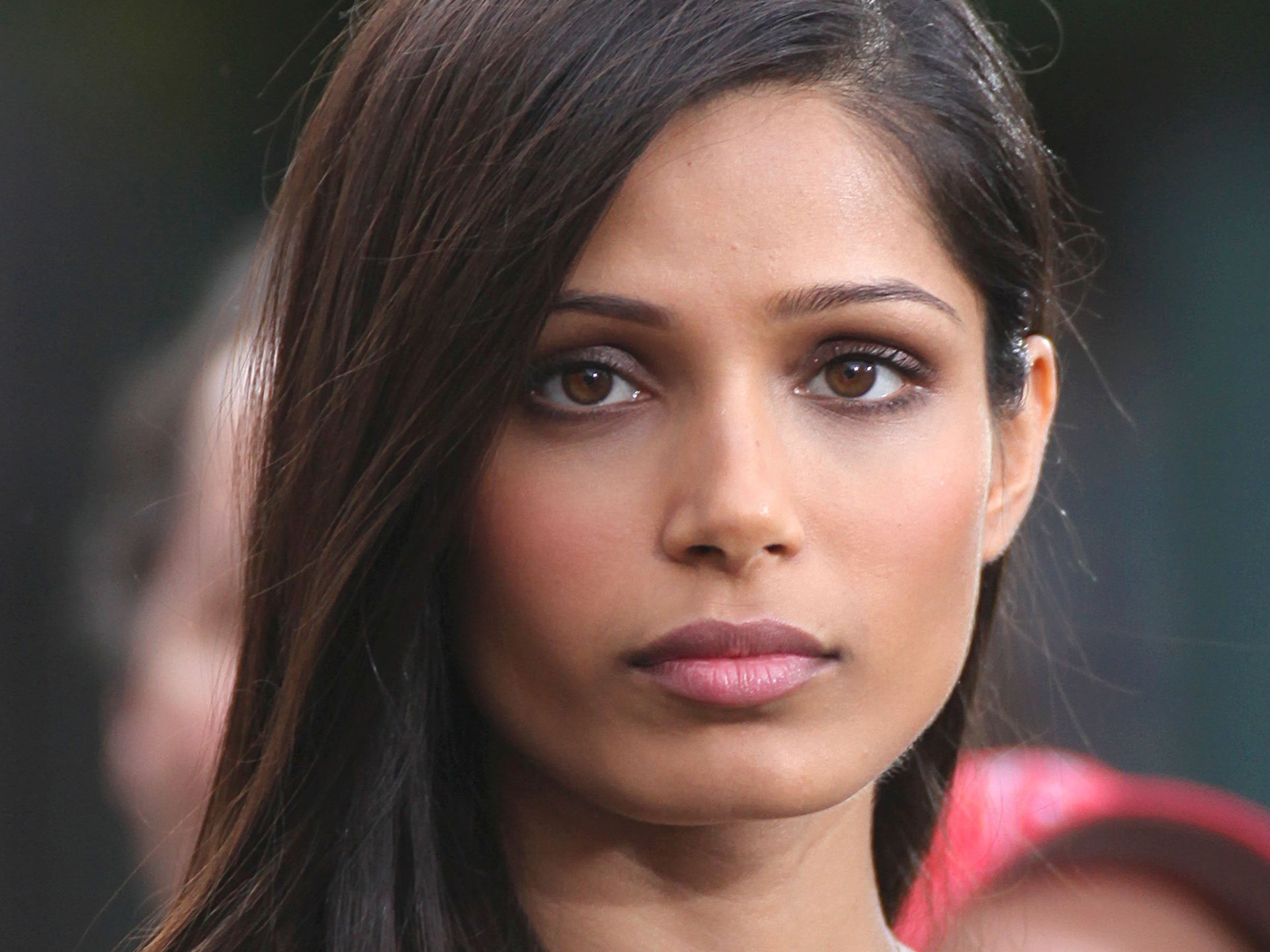 Freida Pinto 芙蕾達·平托 美女壁紙 #3 - 1920x1440