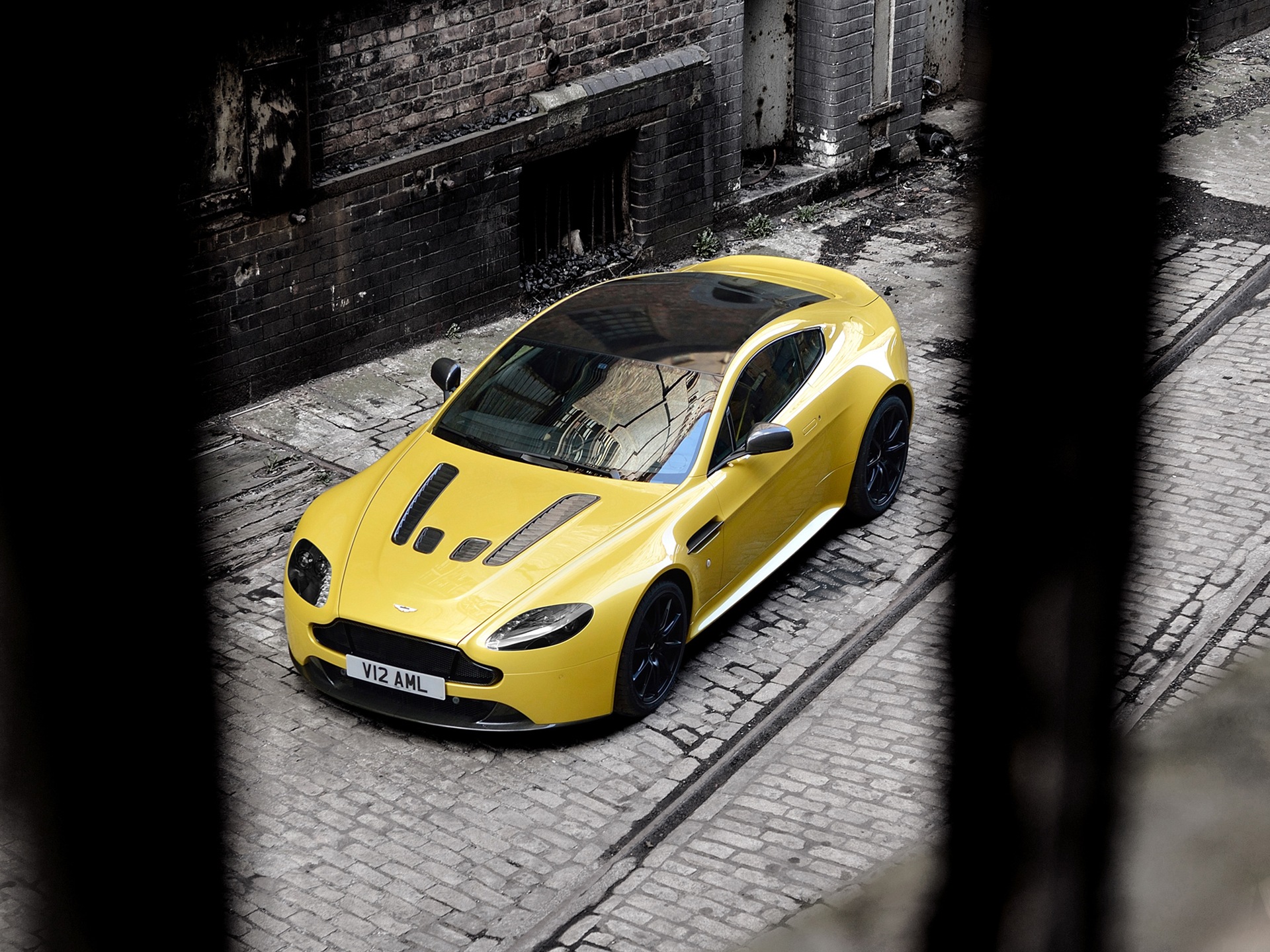 2013 Aston Martin V12 Vantage S 阿斯頓·馬丁V12 Vantage 高清壁紙 #2 - 1920x1440