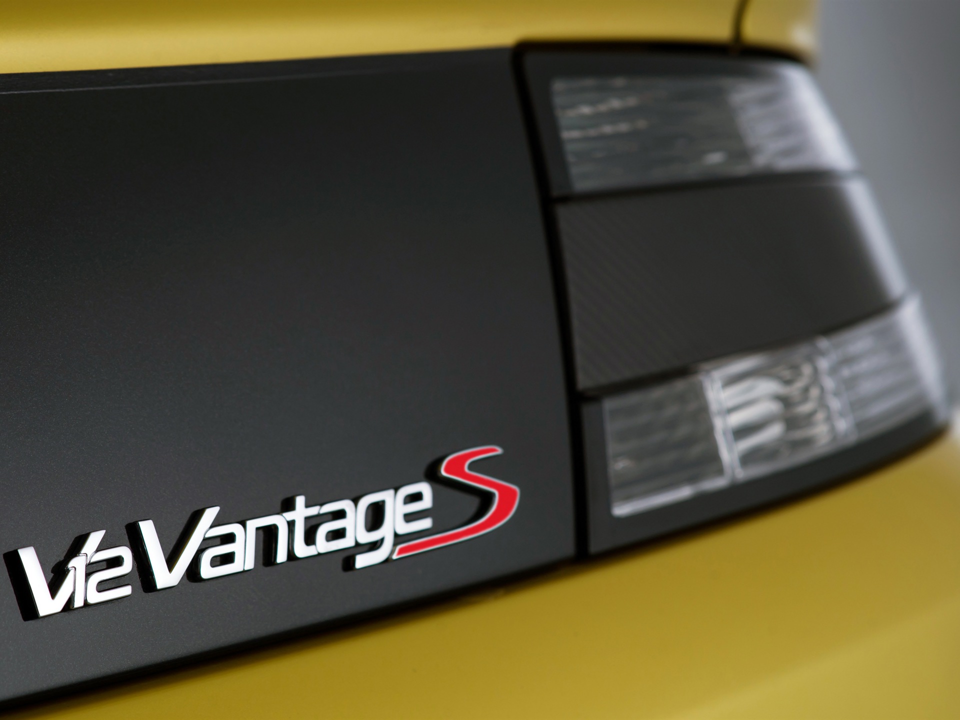 2013 Aston Martin V12 Vantage S 阿斯頓·馬丁V12 Vantage 高清壁紙 #17 - 1920x1440