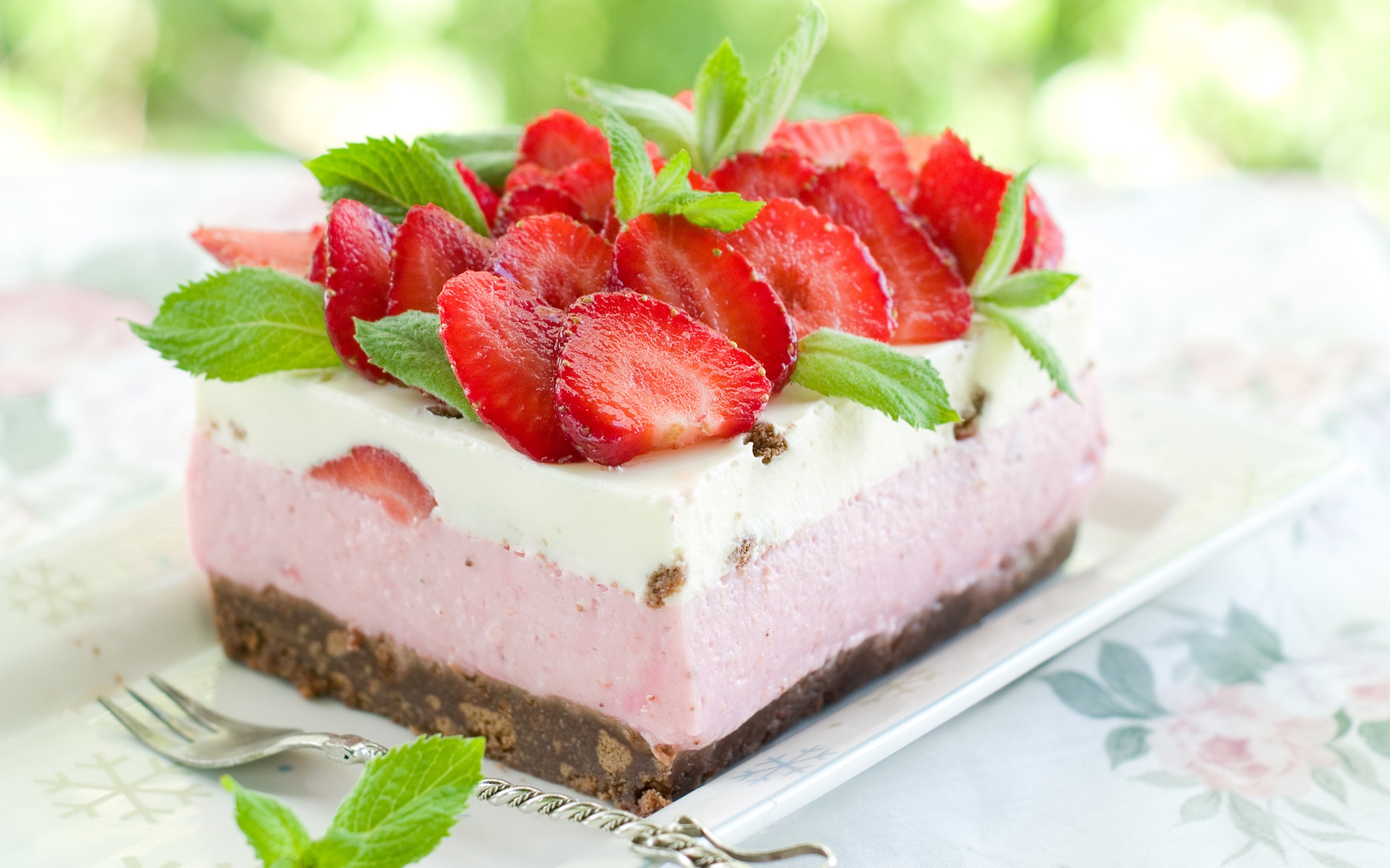 Delicious strawberry cake HD wallpapers #5 - 2560x1600