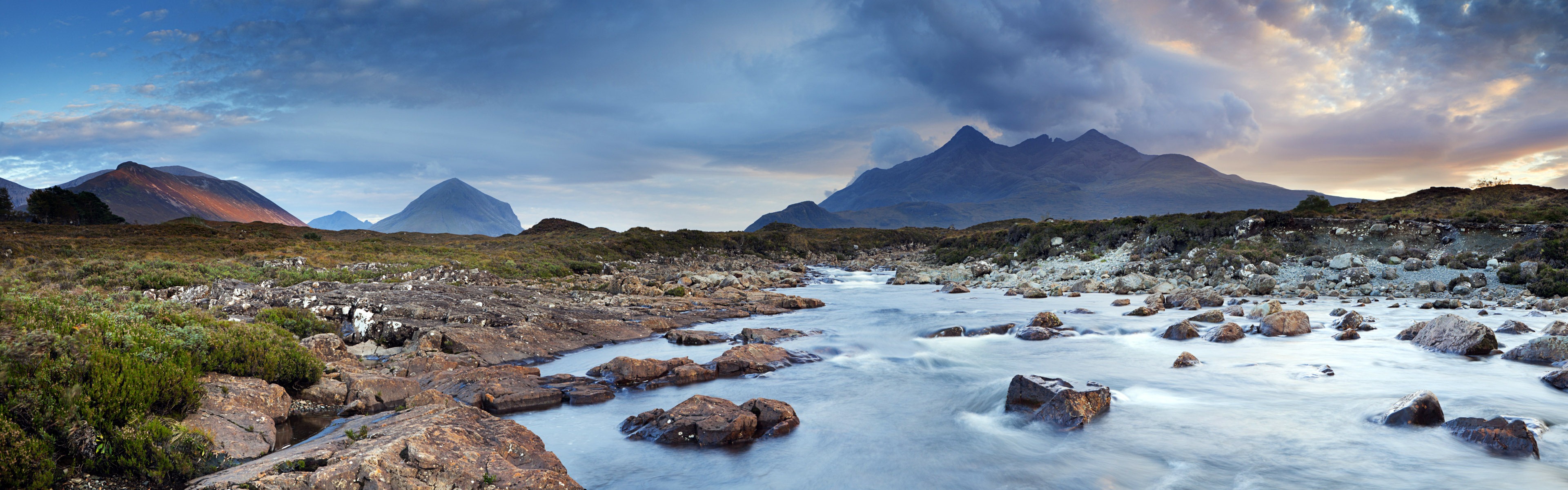 Windows 8 官方全景主题壁纸，海浪，森林，雄伟高山11 - 3840x1200