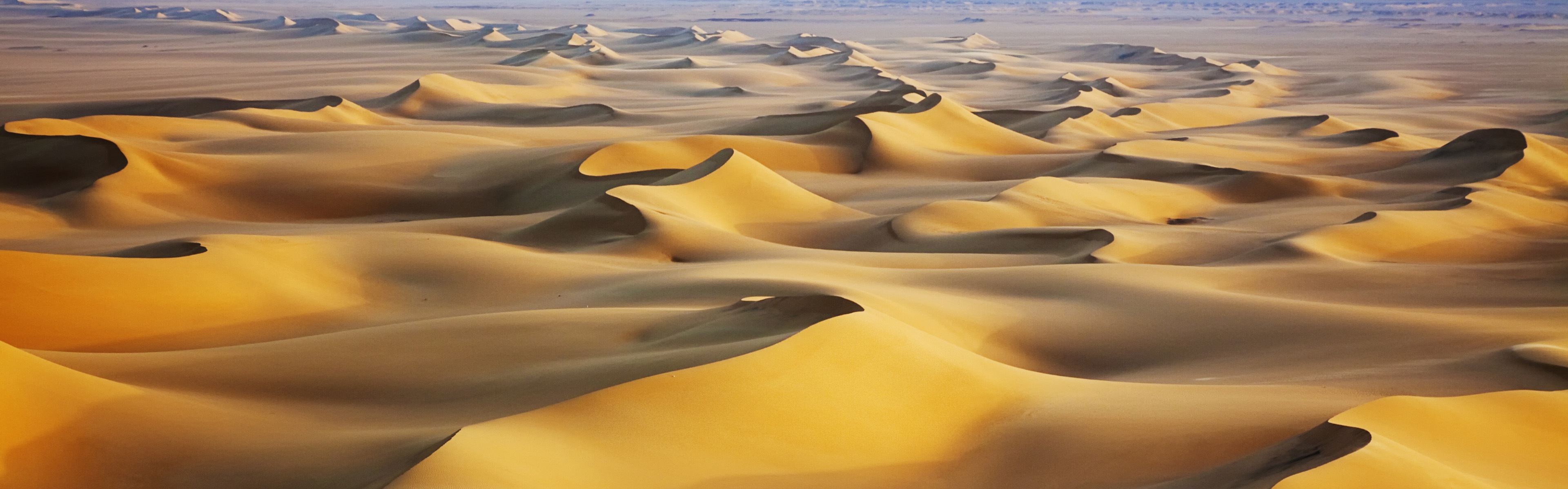 暑くて乾燥した砂漠、Windows 8のパノラマワイドスクリーンの壁紙 #4 - 3840x1200
