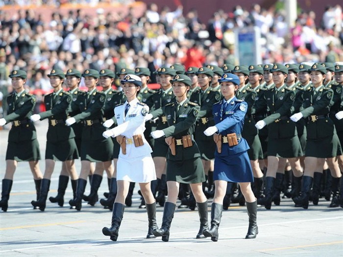 여성 벽지의 60 주년에 건국 기념일 군사 퍼레이드 #2