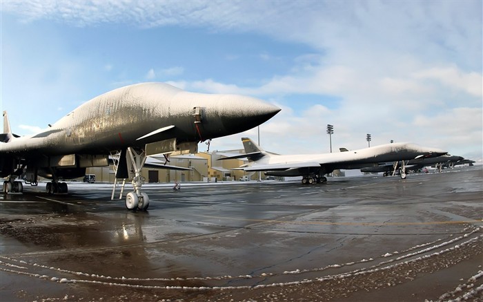 Fond d'écran HD avions militaires #13