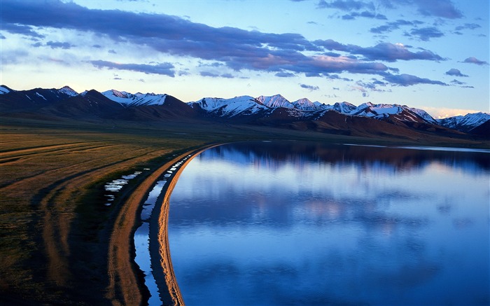 majestuosos ríos y las montañas de China fondo de pantalla #15