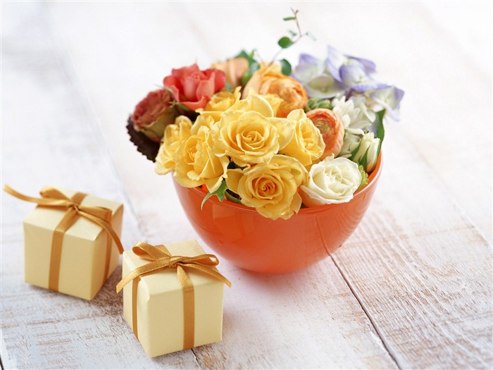 Flowers and gifts wallpaper (2) #13