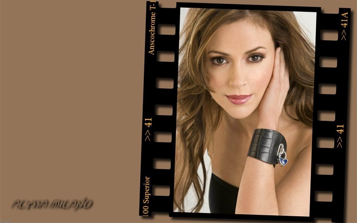 Alyssa Milano hermoso fondo de pantalla #16