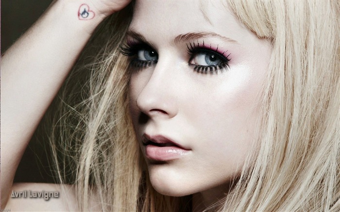 Avril Lavigne krásnou tapetu #13