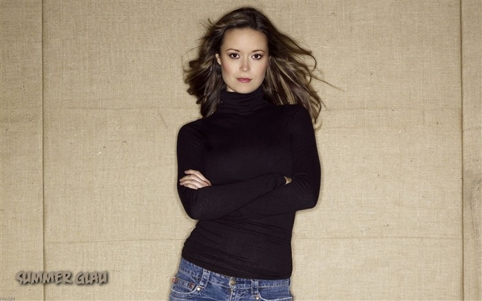 Summer Glau hermoso fondo de pantalla #10