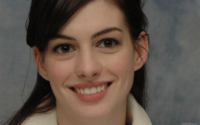 Anne Hathaway beautiful wallpaper (2) #2