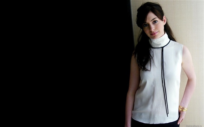 Anne Hathaway beautiful wallpaper (2) #5