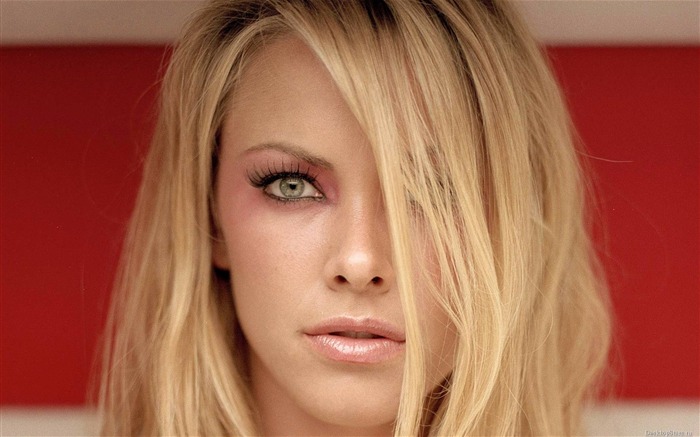 Kristanna Loken hermosos fondos de escritorio #6