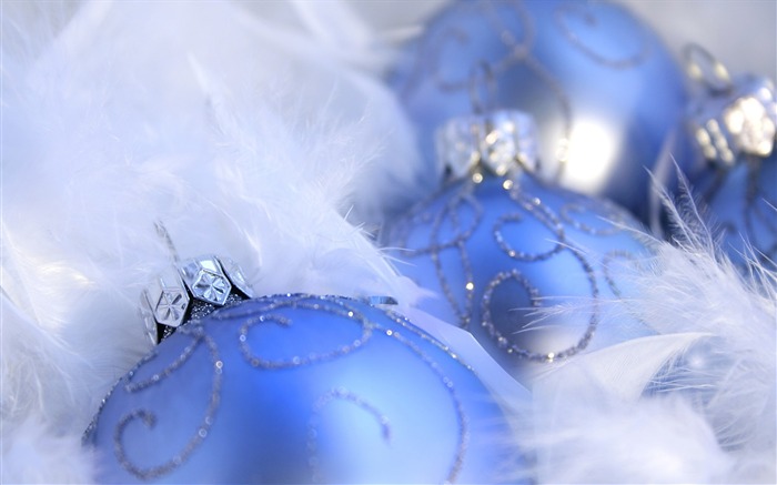 Christmas balls wallpaper (4) #3