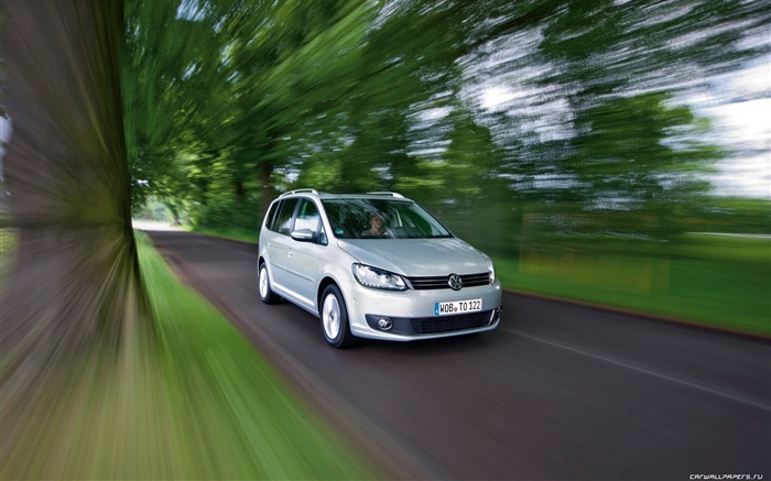 Volkswagen Touran TDI - 2010 HD wallpaper #5