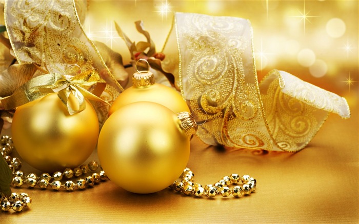 Christmas balls wallpaper (8) #1