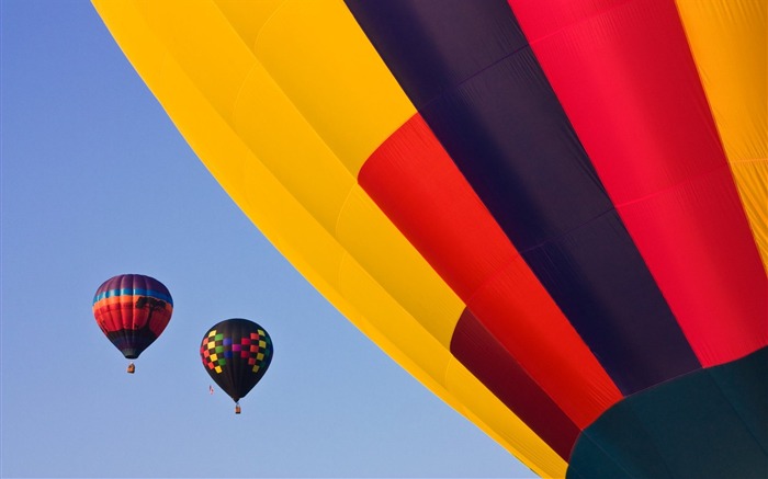 Colorful hot air balloons wallpaper (1) #19