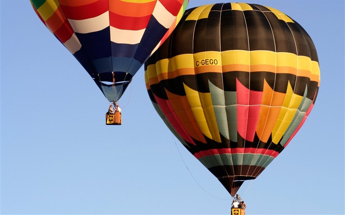 Colorful hot air balloons wallpaper (2) #8