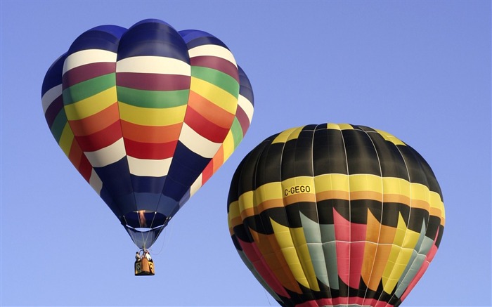 Colorful hot air balloons wallpaper (2) #9