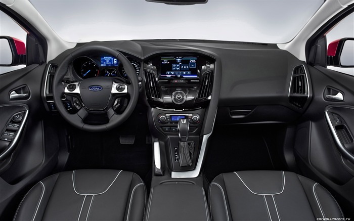 Ford Focus Hatchback 5 puertas - 2011 fondos de escritorio de alta definición #25