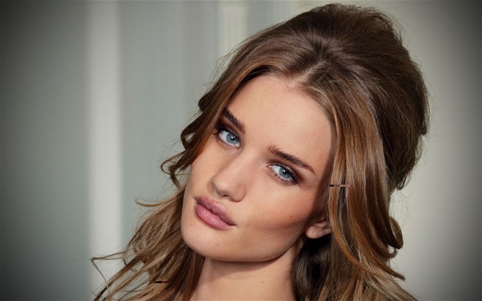 Rosie Huntington-Whiteley 罗西·汉丁顿-惠特莉 美女壁纸5