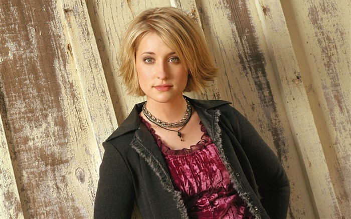 Allison Mack hermoso fondo de pantalla #1