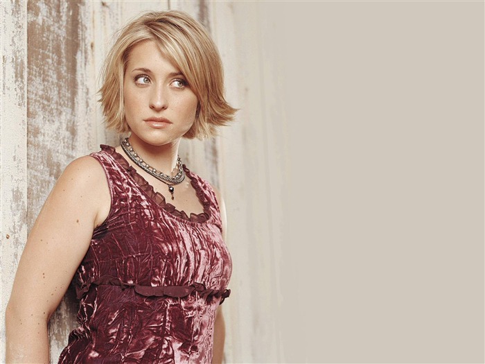 Allison Mack hermoso fondo de pantalla #4