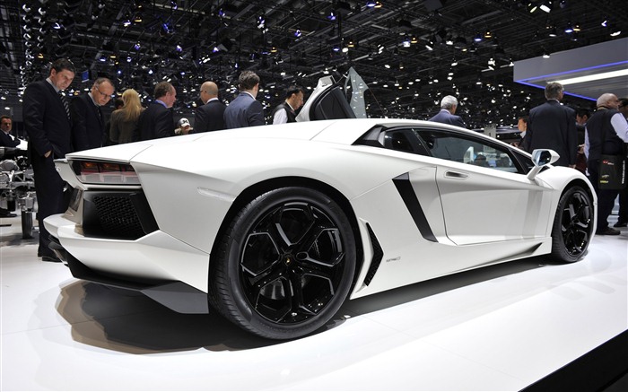 2012 Lamborghini Aventador LP700-4 HD Wallpaper #42