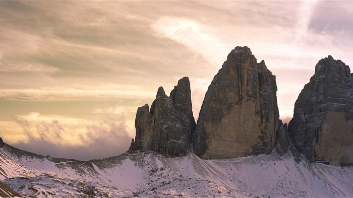 Windows 8 offiziellen Panorama Tapete, Wellen, Wälder, majestätische Berge #13