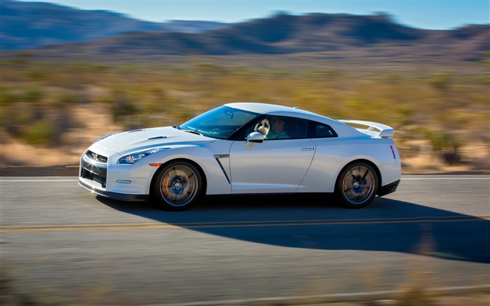 2013 Nissan GT-R R35 version USA fonds d'écran HD #11