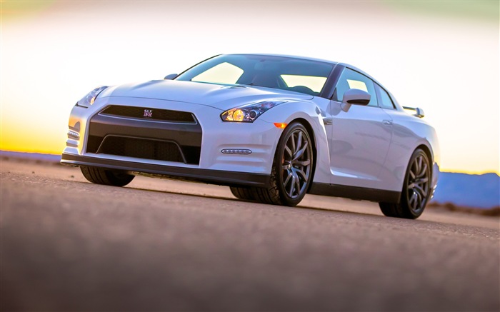 2013 Nissan GT-R R35 USA version HD wallpapers #14
