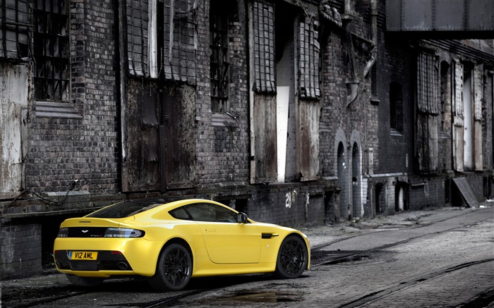 2013 Aston Martin V12 Vantage S 阿斯顿·马丁V12 Vantage 高清壁纸3