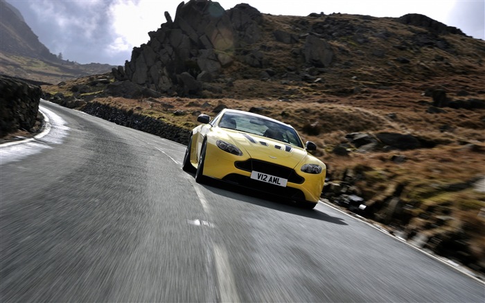 2013 Aston Martin V12 Vantage S 阿斯顿·马丁V12 Vantage 高清壁纸6
