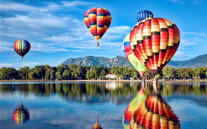 Rainbow hot air balloon, Windows 8 theme HD wallpapers #1