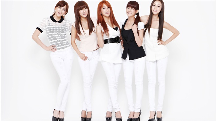 韩国美少女音乐组合，KARA高清壁纸9