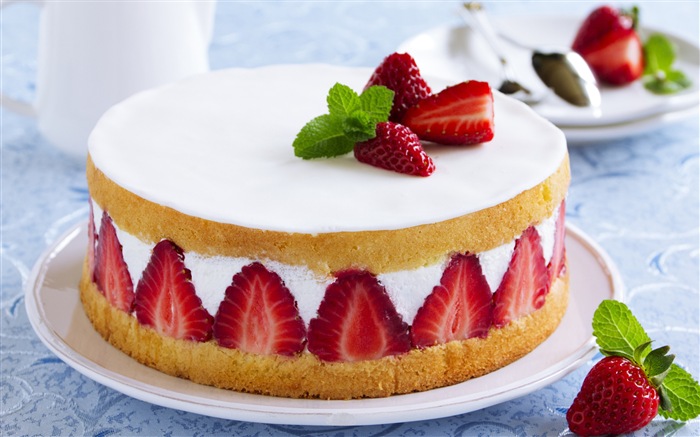 美味可口的草莓蛋糕 高清壁纸2