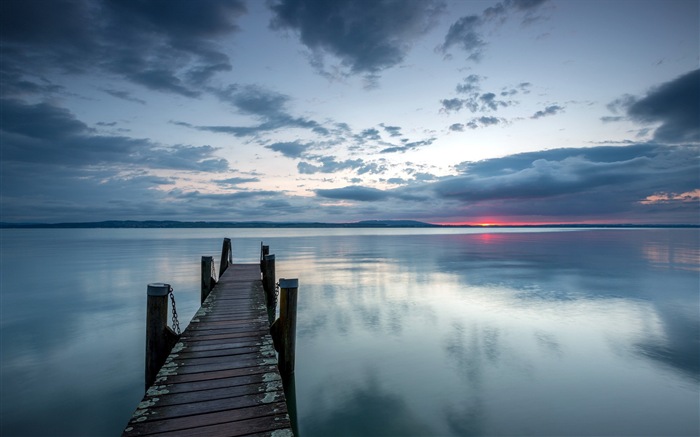 Lake and boardwalk dusk views HD wallpapers #13