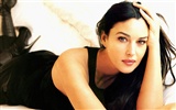 Monica Bellucci壁紙 #6