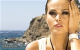 Petra Nemcova 佩特拉·內姆科娃美女壁紙 #13
