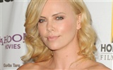 Charlize Theron hermoso fondo de pantalla #32