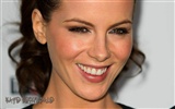 Kate Beckinsale krásnou tapetu #14