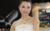 2009 P&E 展台上的美女(螺紋鋼作品) #9