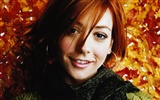 Alyson Hannigan hermoso fondo de pantalla #8